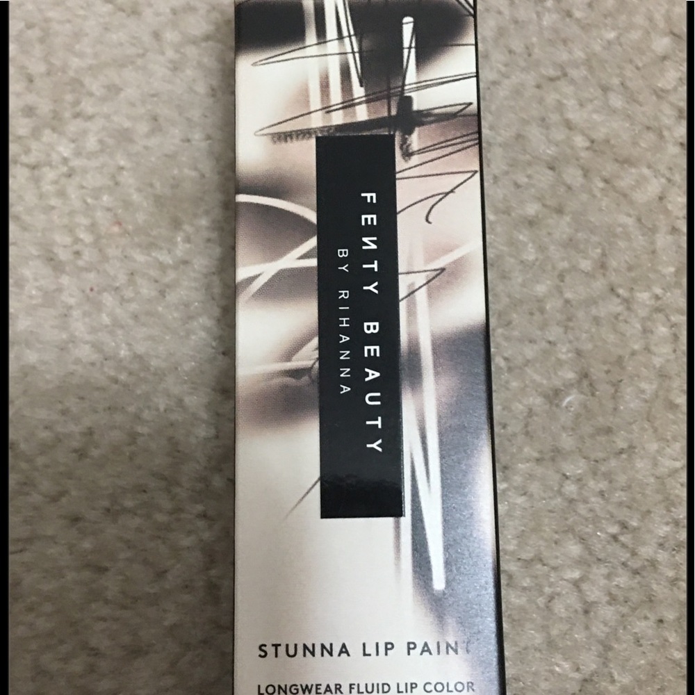 Fenty Beauty Stunna Lip Paint in Unlocked